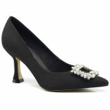 Zapato salón negro detalle joya
