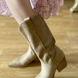 Bota alta perforada camel