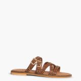 Sandalia mule cuero tachas corina