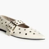 Manoletina tachas beige corina