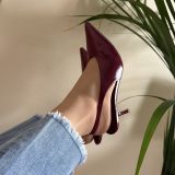 Zapato tacón salón cereza